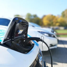Ringlusse suunatud tehnika – keskkonnasõbralik samm digivõrdsuse suunas 12 elektriautode akud elektroonikaromu